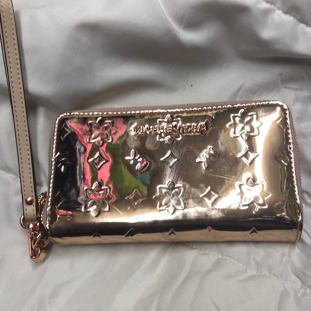 Michael kors rose gold wallet